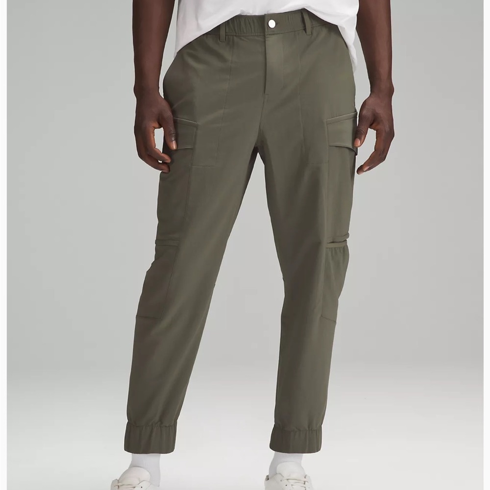 Lululemon Cargo Pocket Jogger *32* NWT